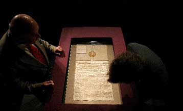 Σπάνιο αντίγραφο της Magna Carta βγαίνει στο σφυρί από τον οίκο Sothebys