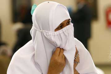 Νεαρή κοπέλα, θύμα βιασμού, γλίτωσε βαρύτατη τιμωρία στη Σαουδική Αραβία