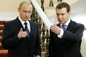 Ο Πούτιν λέει «ναι» στην πρωθυπουργία με πρόεδρο τον Ντμίτρι Μεντβέντεφ