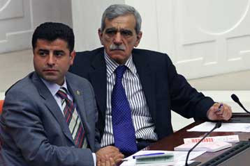 Συνελήφθη από την τουρκική αστυνομία ο ηγέτης του φιλοκουρδικού κόμματος DTP