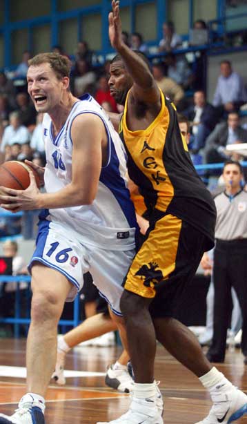 Ο Νάντζφεϊ στο Ρέθυμνο, παρελθόν ο Βασίλιους