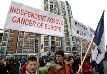 Κατά της ανεξαρτησίας του Κοσόβου διαδήλωσαν οι Σέρβοι της επαρχίας