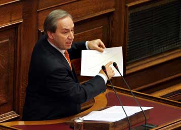 Το ΠΑΣΟΚ κατηγορεί τη ΝΔ για ταξική πολιτική και αναξιοπιστία