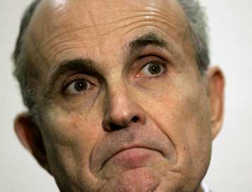 «Ελεύθερη πτώση» του Ρ.Τζουλιάνι κατά 13 ποσοστιαίες μονάδες, σύμφωνα με δημοσκόπηση