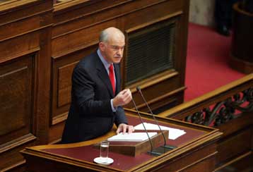 Ανίκανη να ανταποκριθεί στις προσδοκίες των πολιτών η κυβέρνηση, λέει ο Γ.Παπανδρέου