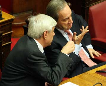 Θράσος και ασθενή μνήμη καταλογίζουν στο ΠΑΣΟΚ Γ.Αλογοσκούφης και Πρ.Παυλόπουλος