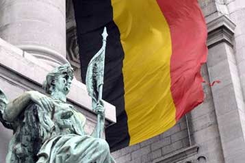 Ελπίδες εκτόνωσης της κρίσης με την ορκωμοσία της μεταβατικής κυβέρνησης στο Βέλγιο