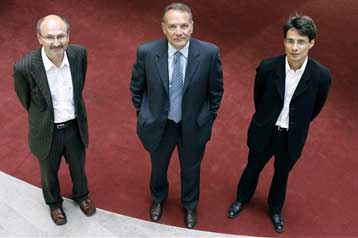 Κρίση «κορυφής» στον Monde με παραίτηση του τριμελούς «διευθυντηρίου»