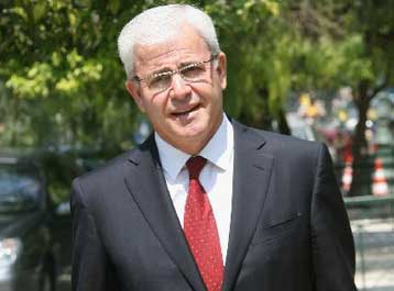 «Η ΔΕΗ δεν χρειάζεται, ούτε αναζητεί στρατηγικό επενδυτή» λέει ο Τ.Αθανασόπουλος