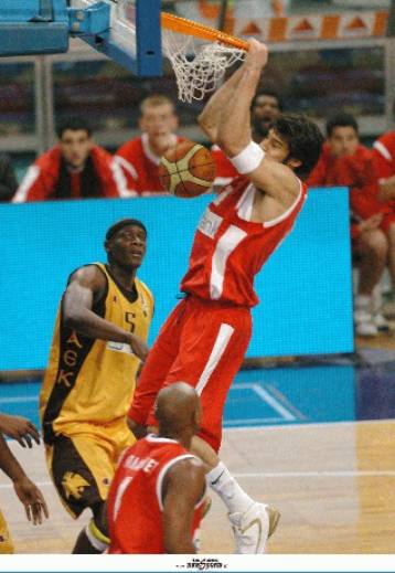 Πήρε τον… αέρα της ΑΕΚ ο Ολυμπιακός, τη νίκησε και στο Κύπελλο