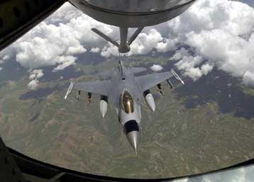 Νέες αεροπορικές επιθέσεις της Τουρκίας κατά κουρδικών θέσεων στο βόρειο Ιράκ