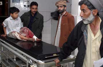 Τέσσερα άτομα συνελήφθησαν για την επίθεση αυτοκτονίας σε τέμενος του Πακιστάν