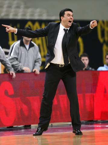 Ο Ολυμπιακός κέρδισε δίκαια, δήλωσε ο Β.Αγγέλου, σημασία έχει οτι περάσαμε, ο Γκέρσον