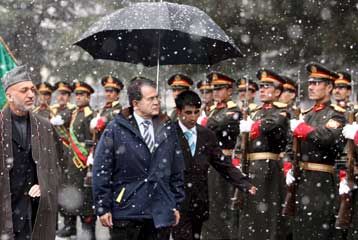 Αιφνιδιαστική επίσκεψη στο Αφγανιστάν πραγματοποίησε ο Ρομάνο Πρόντι