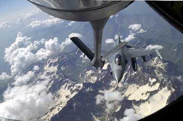 Δεύτερη ημέρα αεροπορικών επιδρομών κατά κουρδικών θέσεων στο Βόρειο Ιράκ