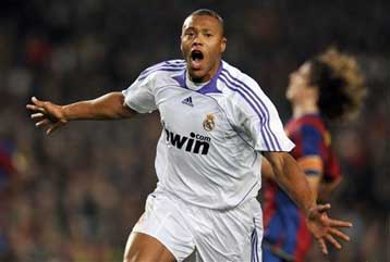 «Βασίλισσα» στο «Καμπ Νου» η Ρεάλ Μαδρίτης, 1-0 την Μπαρτσελόνα στο el clasico