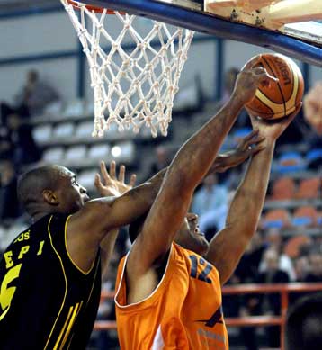 Στους «4» προκρίθηκαν Πανελλήνιος και Αρης, θα αντιμετωπίσουν Παναθηναϊκό, Ολυμπιακό