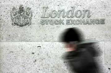 Ανοδος στο Χρηματιστήριο Παρισιού, οριακή πτώση στους δείκτες του Λονδίνου