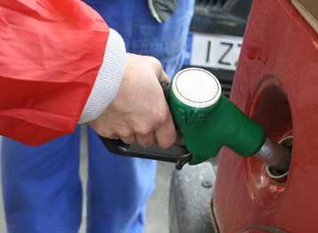 Σε 1,058 ευρώ το λίτρο αυξήθηκε η μέση τιμή της αμόλυβδης βενζίνης