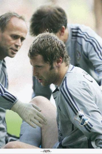 Γλίτωσε τα χειρότερα ο Τσεχ, άγνωστο όμως πότε θα επιστρέψει στα γήπεδα