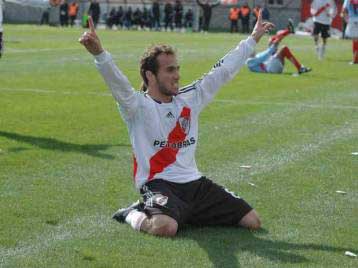 Σε αναμονή της άφιξης του Μπελούτσι βρίσκεται ο Ολυμπιακός