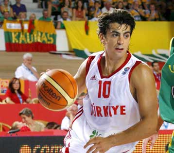 Τα τουρκικά ΜΜΕ επιμένουν για ενδεχόμενη επιστροφή του Κουτλουάι στην ΑΕΚ