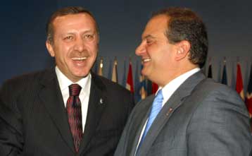 Σκηνικό κρίσης «στήνει» η Αγκυρα λίγο πριν την επίσκεψη Καραμανλή