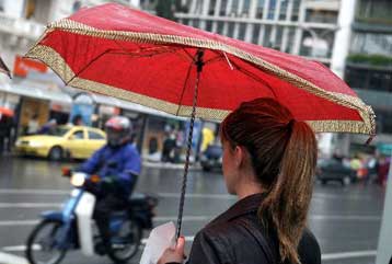 «Ήλιος με δόντια» μέχρι τη Δευτέρα, με κακοκαιρία θα κάνει ποδαρικό το 2008