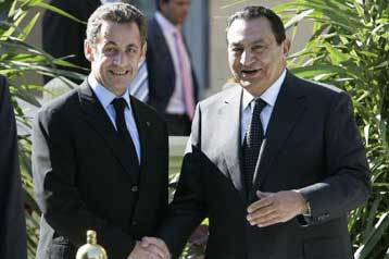 Συνάντηση με τον Χ.Μουμπάρακ στο Κάιρο είχε ο Νικολά Σαρκοζί