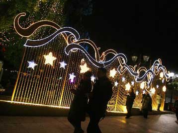 Ραντεβού στις πλατείες για την υποδοχή του 2008