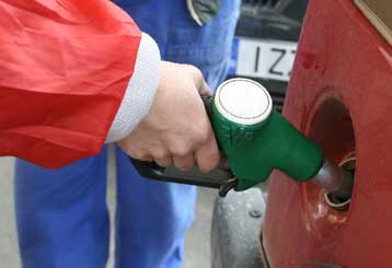 Σε ισχύ από την 1η Ιανουαρίου η νέα αύξηση του ειδικού φόρου κατανάλωσης στα καύσιμα