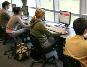 Το έργο για την ανάπτυξη της ευρυζωνικότητας δίνει ώθηση στις εταιρείες πληροφορικής