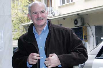 Κλιμακώνει το ΠΑΣΟΚ την επίθεση εναντίον της κυβέρνησης για το «Μαξίμου Gate»