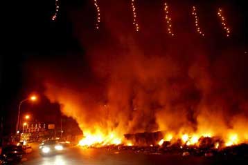 «Ασφυξία» στη Νάπολη με τόνους απορριμμάτων στους δρόμους