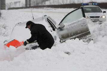 Βαρύς χιονιάς και θύελλες «παραλύουν» τη Ρουμανία και τη Βουλγαρία