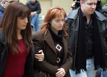 Παραδέχεται τη σχέση με Ζαχόπουλο, αρνείται τα περί εκβιασμών η 35χρονη