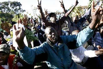 ΗΠΑ και ΕΕ καλούν την αντιπολίτευση της Κένυας να σχηματίσει κυβέρνηση