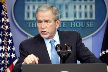 Την ανάσχεση της επιρροής του Ιράν στην Μέση Ανατολή επιθυμεί ο Τζόρτζ Μπους