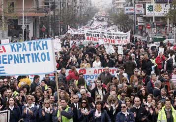 Επιμένει η κυβέρνηση στην ενοποίηση Ταμείων, ηπιότερες ρυθμίσεις για τις μητέρες