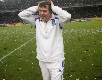 Ο Ρεχάγκελ δηλώνει περιζήτητος αλλά και καθόλου βιαστικός