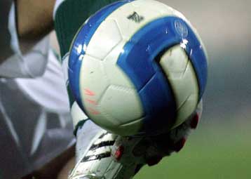 Πρώτος μπαίνει στον αγωνιστικό χώρο ο Ολυμπιακός στο Καυτατζόγλειο