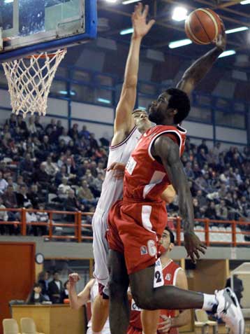 Όταν ξύπνησε ο Ολυμπιακός, έκανε εφιάλτη τον αγώνα για την ΑΕΛ