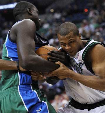 Ανατροπή με πρωταγωνιστή τον ΛεΜπρον για τους Καβαλίερς