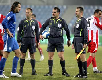 Παραπέμφθηκαν οι διαιτητές του Ηρακλής-Ολυμπιακός και ΟΦΗ-Αρης