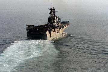 Παρ ολίγον «θερμό επεισόδιο» μεταξύ ιρανικών και αμερικανικών πλοίων