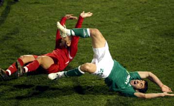 Το βραβείο της… καλύτερης βουτιάς έδωσε ο Μπρίτο στον Καραγκούνη