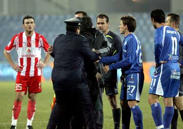 Την άρση της βουλευτικής ασυλίας του Θ. Καράογλου εξετάζει η Εισαγγελία