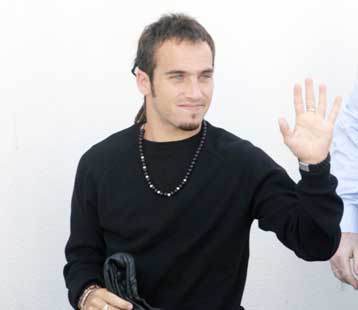 Την Τρίτη πέφτουν οι υπογραφές για Ολυμπιακό και Μπελούτσι