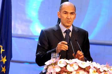 Δεν είναι απαραίτητη κοινή στάση της ΕΕ στο Κόσοβο, λέει ο Σλοβένος πρωθυπουργός