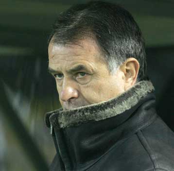 Σε αναμονή του Αμορόζο, ο Ρένταν υπογράφει στον Αρη